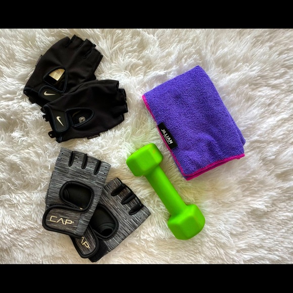 several Accessories - LOT 2 Pr Sport Gloves & 1 Workout Towel